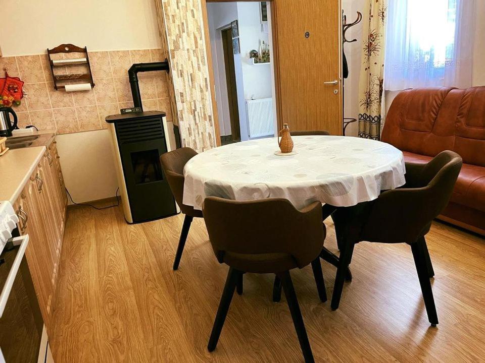 Appartamento Turul -Kuca Za Odmor- Korod Esterno foto