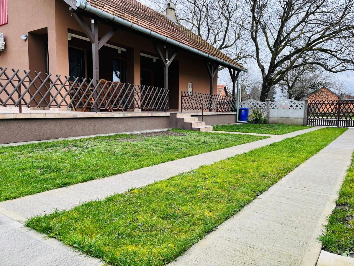 Appartamento Turul -Kuca Za Odmor- Korod Esterno foto